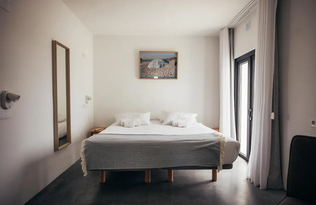 Mute Hostel Porto Covo-1